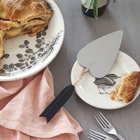 HEART PIE SERVER