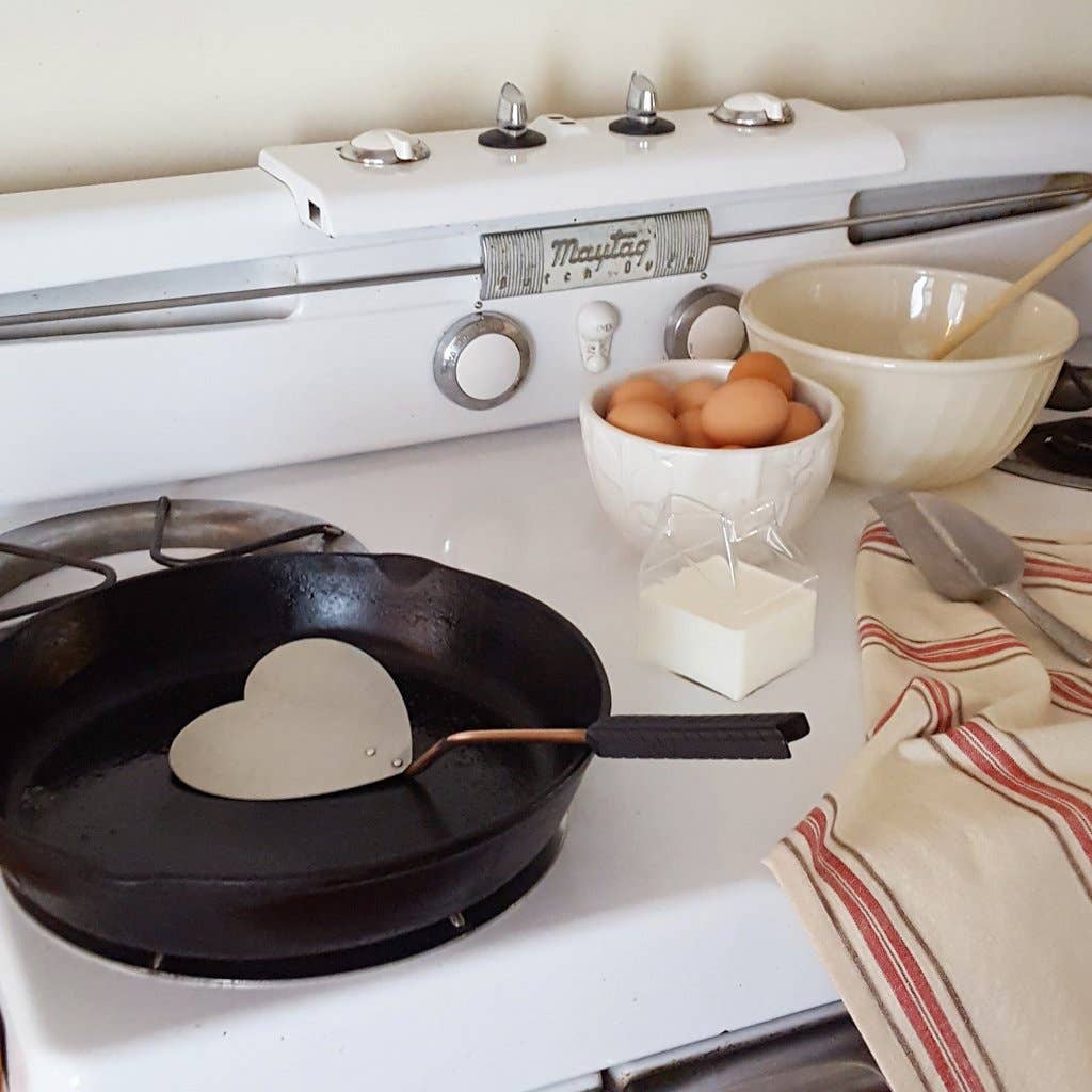 HEART PANCAKE SPATULA