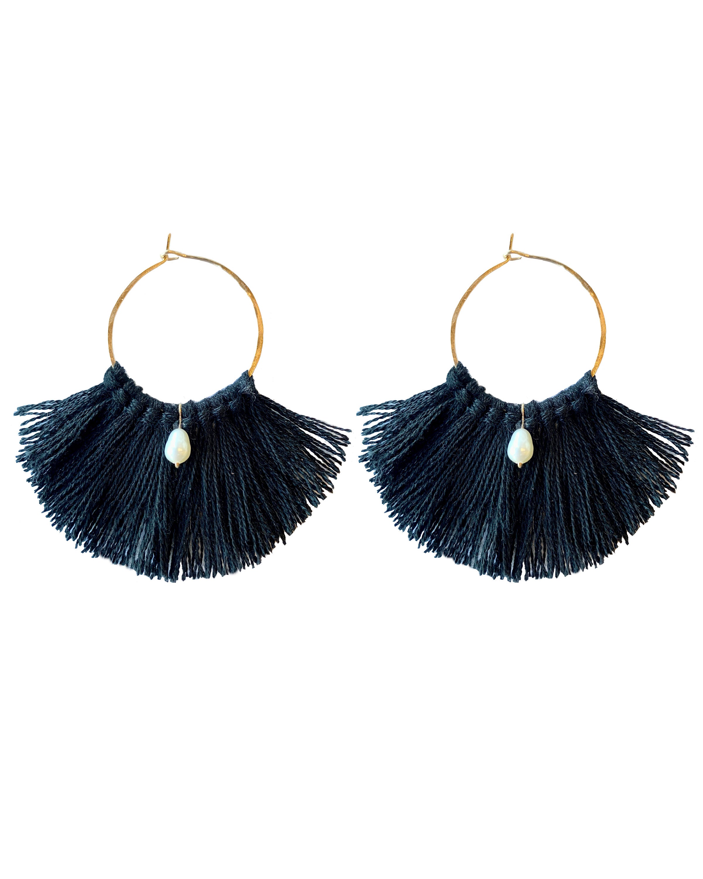 BLACK FRINGE PEARL EARRINGS
